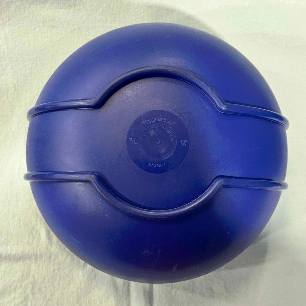 NEW unused Vintage Tupperware Remarkabowl Nonslip Mixing Bowl - Picture 2 of 5